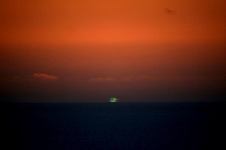 01-Green-Sunset-and-Sunrise-730x486