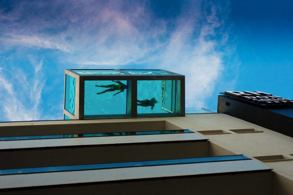 1366_piscinascrista2000