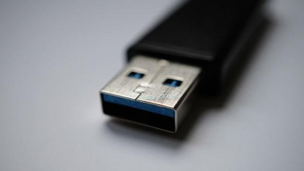 275619-curioso-motivo-que-usb-no-es-reversible-principio
