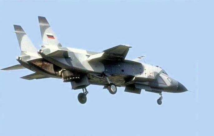 300px-Yakovlev_Yak-141_at_1992_Farn6)