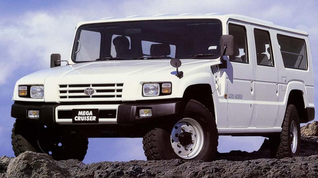 388995-coches-mas-locos-toyota-mega-cruiser