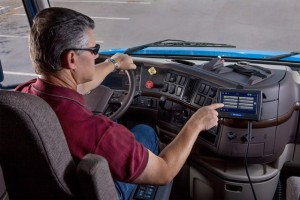 Camion-con-OmniTRACS-de-Qualcomm-700x466