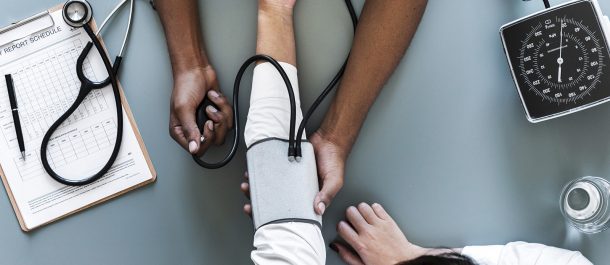 Infraestructuras-Tecnológicas-de-la-Salud-medico-hospital--610x265