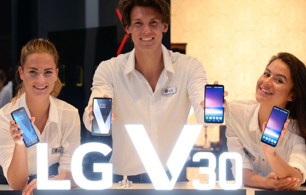 LG-V30-vs-V30-Plus556