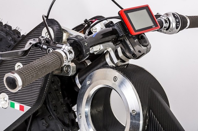 Moto-Parilla-Carbon.5