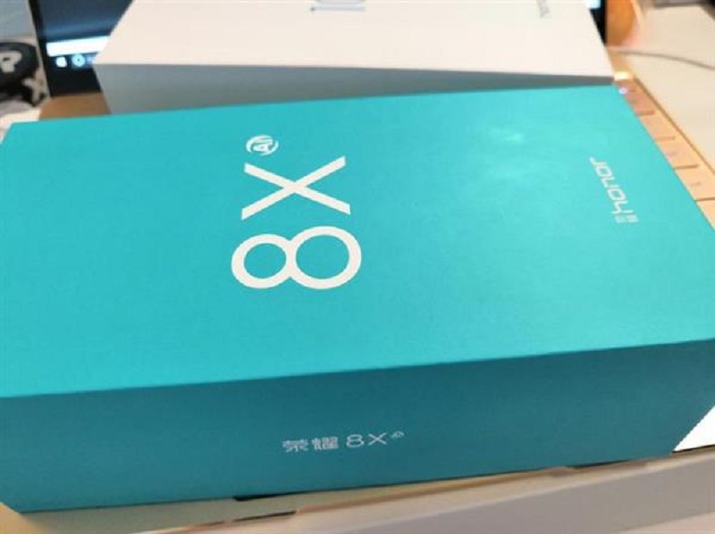 caja-honor-8x