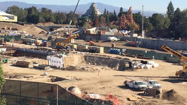 hoyla-ca-disneyland-aumenta-sus-precios-dos-anos-antes-de-inaugurar-star-wars-20170212