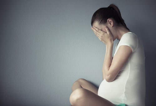 mujer-embarazada-llorando