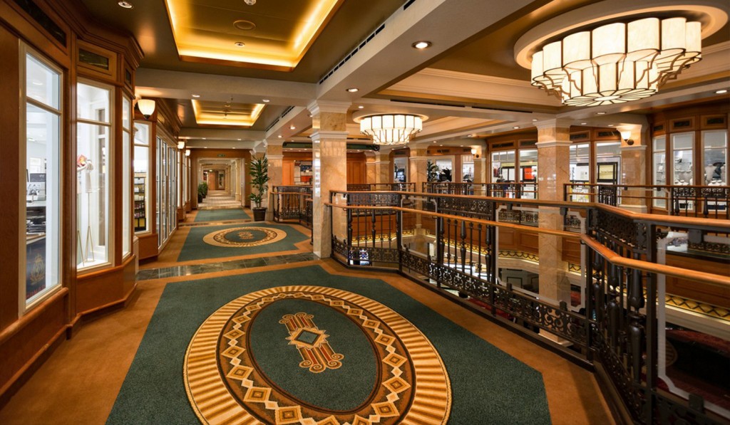 queen_mary_2_1200x700