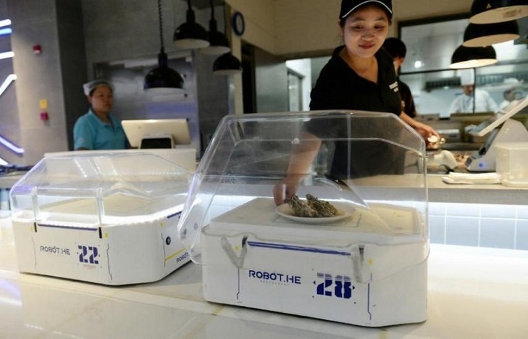robots-camareros-alibaba-comienzan-servir-comidas-china_0