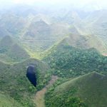 Descubren un bosque frondoso nunca antes visto a interior de un ‘pozo celestial’ en China