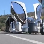 Elegante auto de plástico ultraligero, probado en Japón