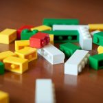 Descubren una propiedad inesperada de los bloques de LEGO