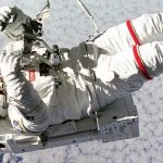 Un astronauta sufre una trombosis en la EEI y recibe tratamiento… desde la Tierra