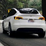 Tesla tiene un problema que los coches chinos eléctricos solventan con nota