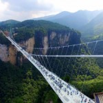 Cierran el puente de vidrio en China