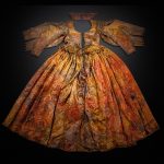 Un vestido de seda que sobrevivió casi cuatro siglos en el fondo del mar sigue siendo un misterio