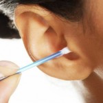 4 razones importantes para No limpiarte los oídos con hisopos