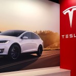 El Model X de Tesla registra un nuevo récord al remolcar un Boeing de más de 130 toneladas