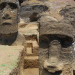 Hallan “cosas que nunca hubieran pensado que estarían” y una función crucial en los moái de la Isla de Pascua
