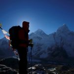 Un estudio demuestra que cada vez cuesta menos escalar el Everest