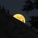 Un ‘puente de agua’ tendido por la magnetosfera de la Tierra podría explicar la humedad en la Luna