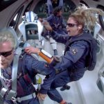 Branson plantea la posibilidad de construir un “hotel en la Luna” tras su primer vuelo espacial