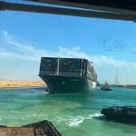 El canal de Suez se reabre al tráfico