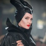 Angelina Jolie se vuelve a poner los cuernos para el cartel oficial de la secuela de Maléfica