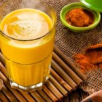 Leche dorada: la bebida con el superalimento de moda que deberías probar