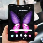 Samsung quiere evitar un nuevo desastre: el Galaxy Fold llega con un montón de advertencias de uso en su caja