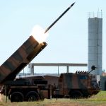 Avibras presenta al Ejército Brasileño las nuevas versiones del sistema de artillería de cohetes ASTROS