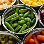 Hay alimentos enlatados que funcionan para comer rápido y sabroso, pero evita estas 7 opciones poco saludables; son los peores que puedes comprar