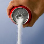 ¿El azúcar en bebidas puede acelerar la propagación del cáncer de colon?