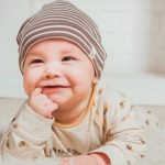 Así es como los bebés aprenden a percibir su propio cuerpo