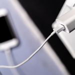 ¿Es malo chatear mientras el teléfono está cargándose?