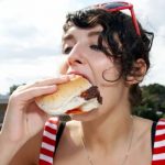 ¿Siempre tienes hambre y no sientes que te llenas? No eres tú, es una hormona
