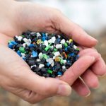 Nuevo estudio danés alerta que casi 450.000 toneladas de diminutos pellets plásticos industriales siembran contaminación