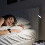 Hasta dormir es mejor para el corazón que pasar el día tumbado en el sillón, asegura estudio