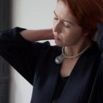 La NASA inventa un collar que evita que te toques la cara
