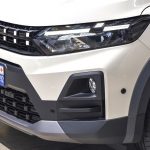 Con 607 litros de maletero, gasta 4,6 L de gasolina: el nuevo híbrido barato de Dacia ya tiene precio