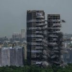 Dos torres gemelas de 103 metros son destruidas en la India