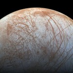 Encuentran columnas de agua en el océano del satélite Europa