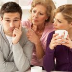 ¿Qué hacer cuando tu pareja prioriza constantemente a su familia de origen?