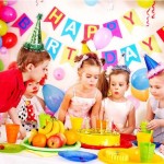 LOS NIÑOS PEQUEÑOS PIENSAN QUE NO CUMPLEN AÑOS SI NO HAY FIESTA