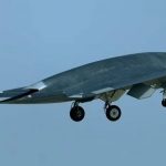El dron furtivo GJ-11 de China vuela con el avión de combate J-20 en su primera exhibición pública