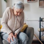 Desarrollan un gel ‘inteligente’ para tratar la artritis que se activa solo cuando es necesario