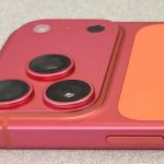 Varios usuarios reportan que su iPhone 17 Pro Max color Naranja Cósmico se está decolorando a un tono Oro Rosa debido a la oxidación
