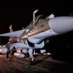 China sigue de cerca el desempeño en combate de los cazas JF-17 y J-10CE