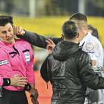 Salvaje puñetazo en la cara a un árbitro por parte del presidente de un club paraliza el fútbol turco